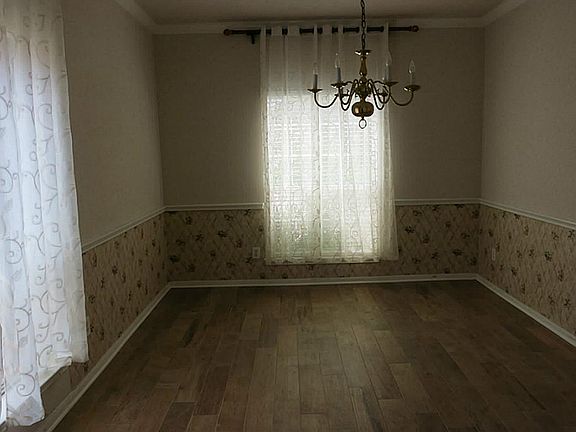 4th image of 546 Green Cedar Dr
