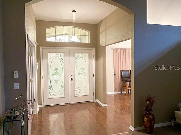 2nd image of 395 Arlington Cir