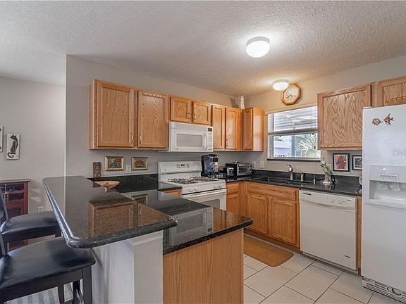 3rd image of 888 Allagash Ave