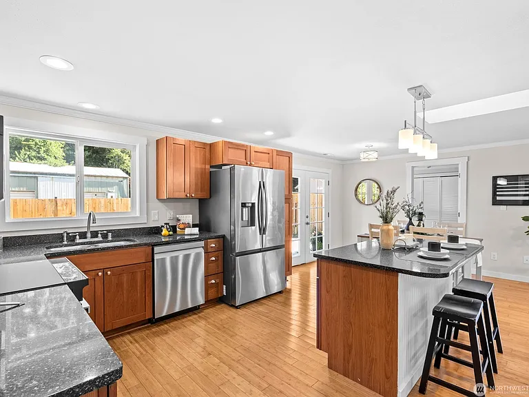 9528 Woods Pl — Photo 13
