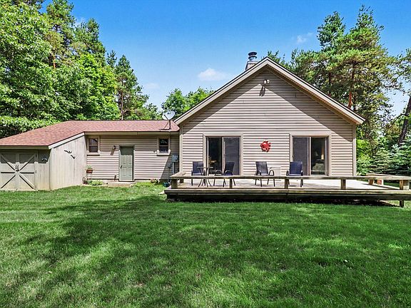 2nd image of 10035 Hawthorne Ln