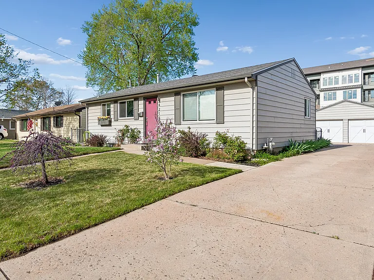 4215 S Lipan St — Photo 4