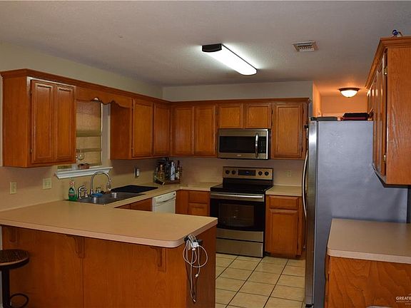 3rd image of 3913 Warbler Ave