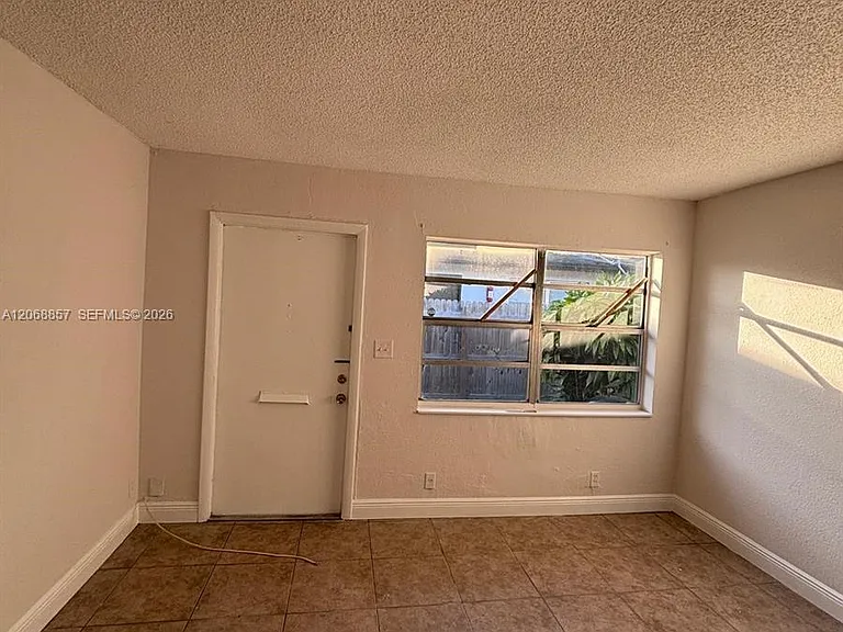 4145 SW 19th St #1 — Photo 1