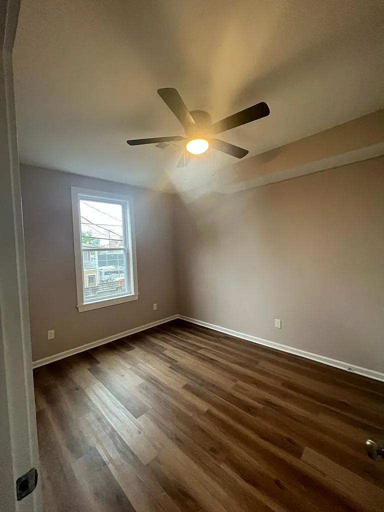 4015 Eastern Ave — Photo 3