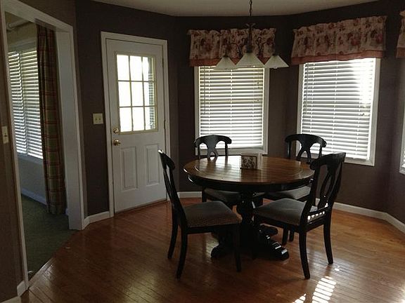 3rd image of 11 Savannah Dr