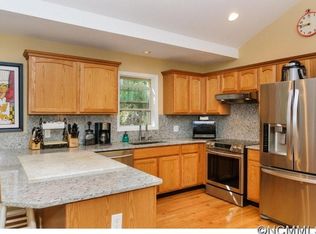 469 Governors View Rd, Asheville, NC 28805