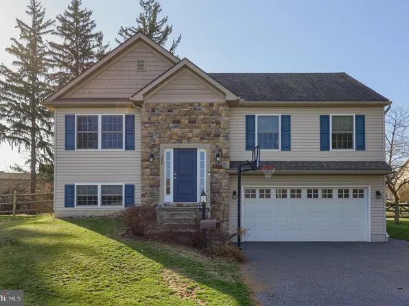 366 S Center Ave, Palmyra, PA 17078