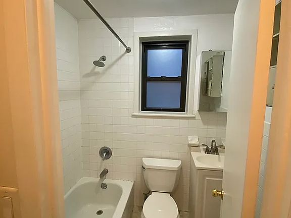3rd image of 69 Thompson St #2