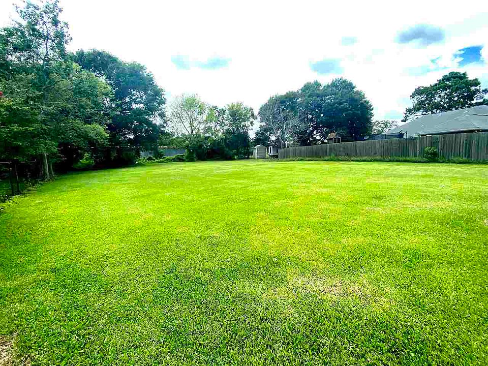 2nd image of 8436 Celia Dr