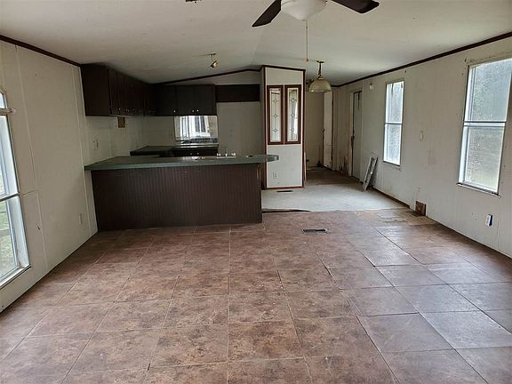 2nd image of 2704 County Road 1240