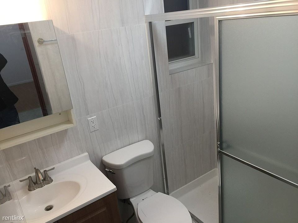 83-07-penelope-ave-unit-1-queens-ny-bathroom