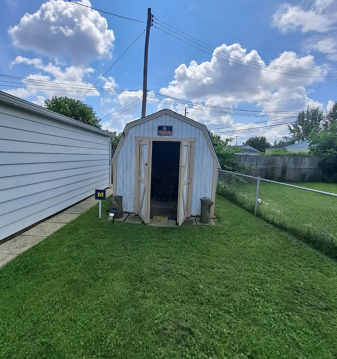4 bed, 897 sqft, $2,200 — Photo 4