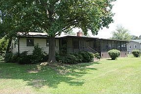 2nd image of 429 Coggins Shore Rd