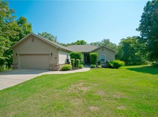 16 Berkshire Dr, Bella Vista, AR 72714