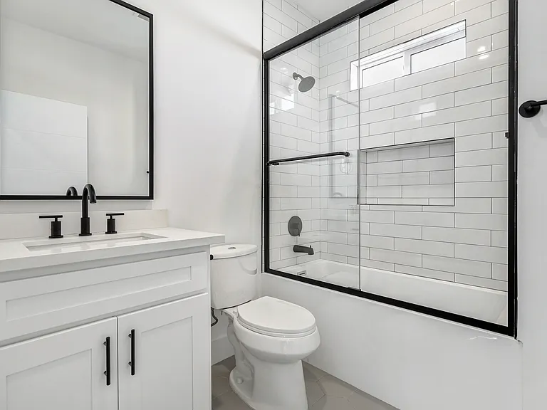 10906 Hesby St — Photo 18