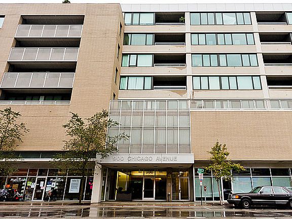 2nd image of 900 Chicago Ave Unit 414