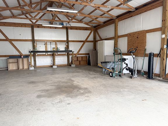 3rd image of 54 Horseshoe Bend Ln