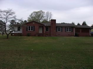 120 Crestmont Dr, Greenwood, SC 29649