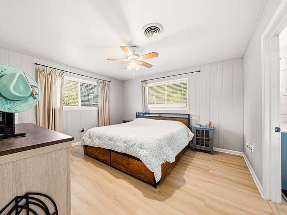 5th image of 9338 5th St
