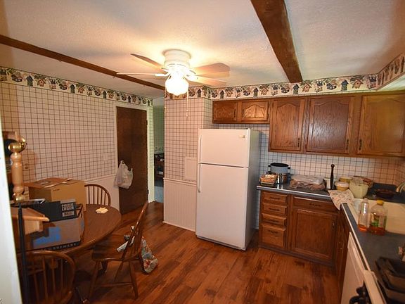 3rd image of 498 Garden Wood Dr