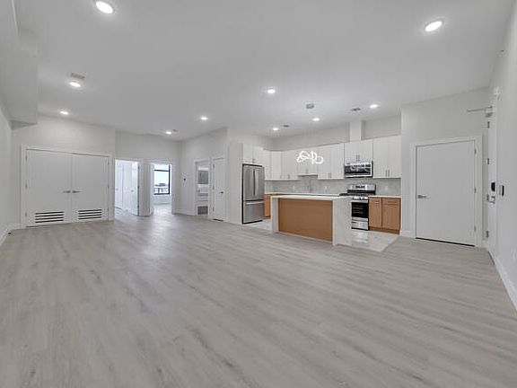 5th image of 23-36 Bloomfield Ave #888a74c4b