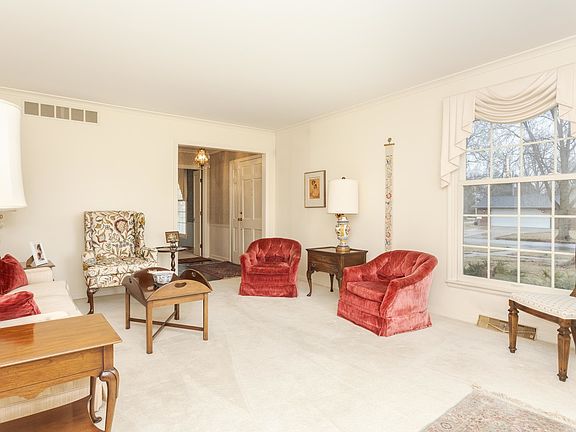 4th image of 101 N Bellemont Rd