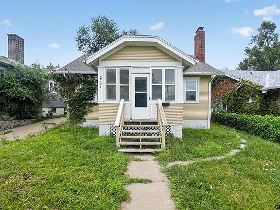 3rd image of 2724 Whitmore St