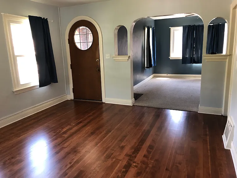 Front living room 2