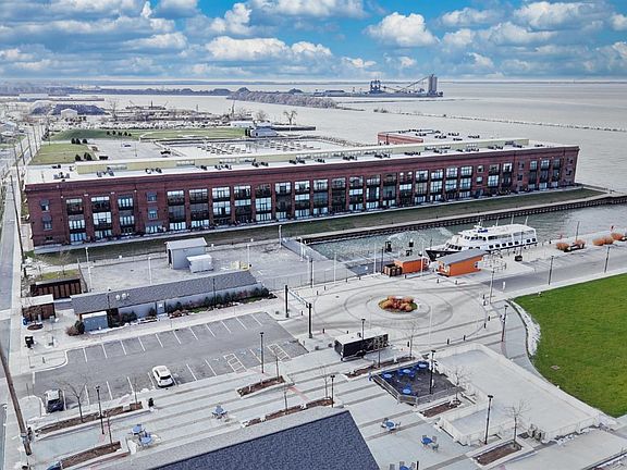 5th image of 401 W Shoreline Dr Unit 112