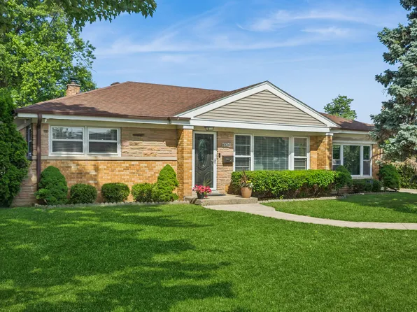 8834 Shermer Rd, Morton Grove, IL 60053