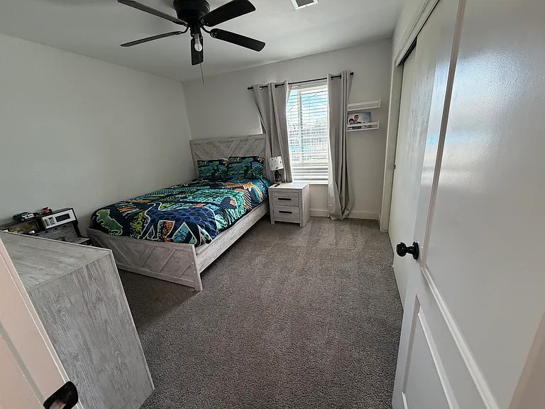 1410 Ashwood Ct — Photo 14
