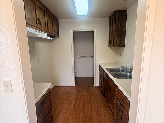 4th image of 509 N F St #B