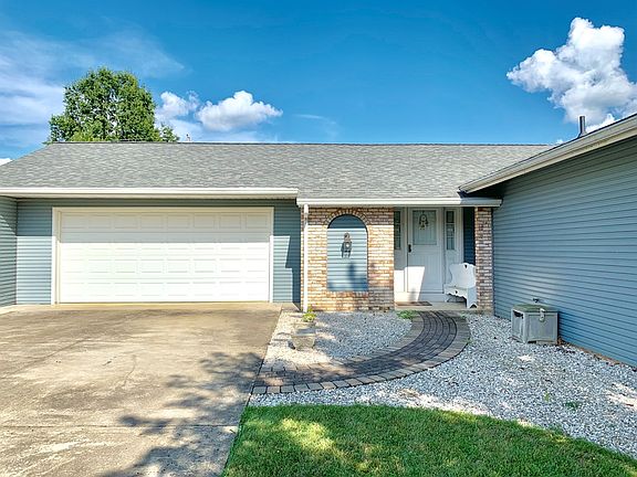 4th image of 2229 Woodcrest Dr