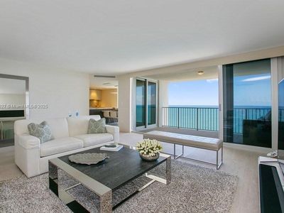 881 Ocean Dr #PENTHOUSE 27E, Key Biscayne, FL, 33149