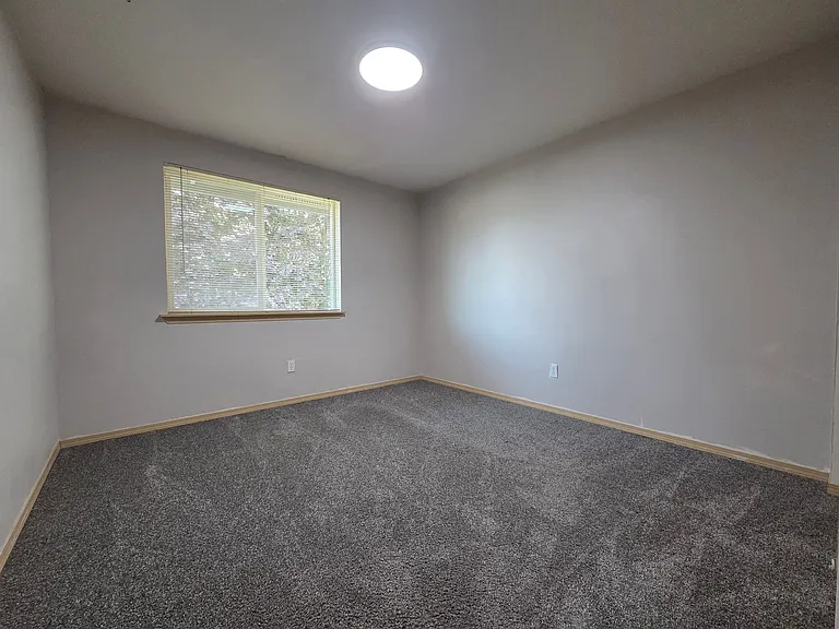3506 I St NE #101 & 102 — Photo 11