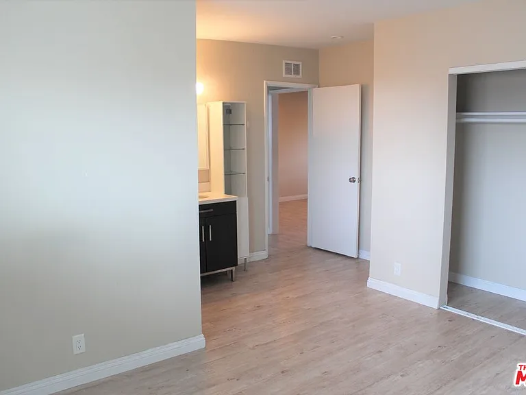 2501 W Redondo Beach Blvd #335 — Photo 6