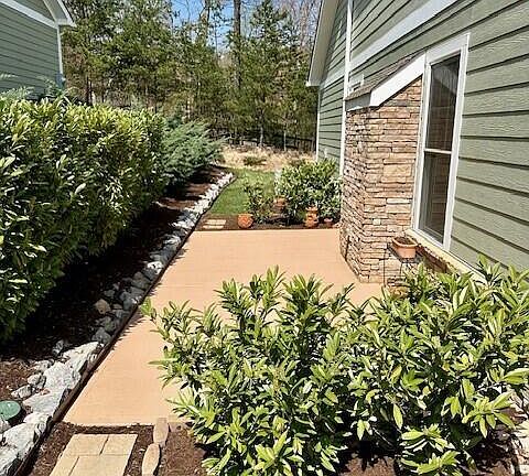 3rd image of 4766 Leigh Ln