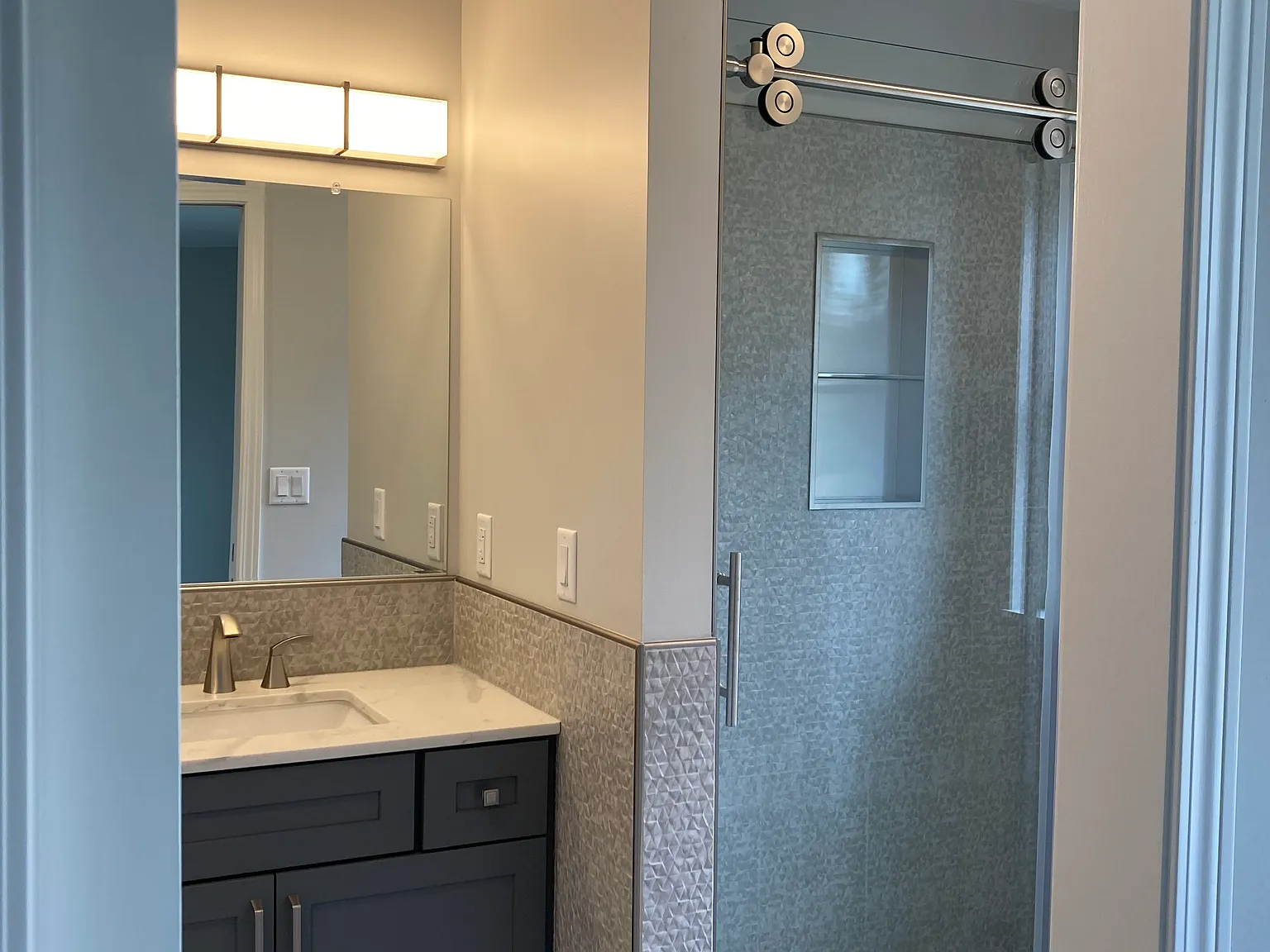 2 bed, 1200 sqft, $2,000 — Photo 3