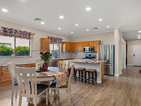 5th image of 1444 E AZALEA Drive