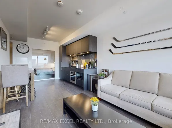 28 Ann St #716, Mississauga, ON L5G 3G1