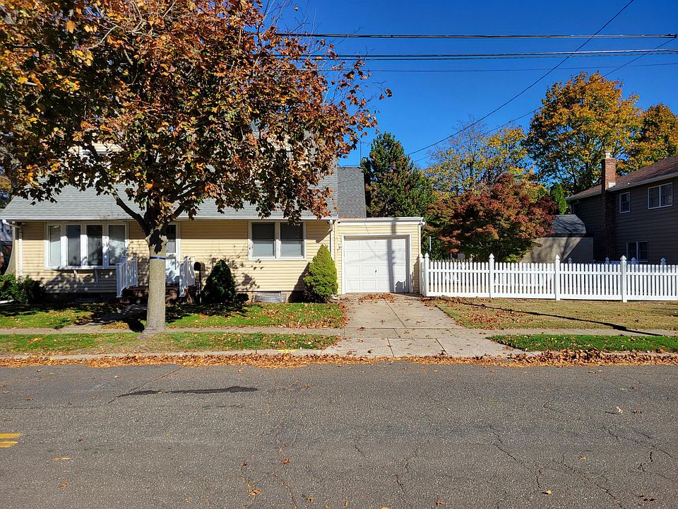 1st image of 155 Aspen St
