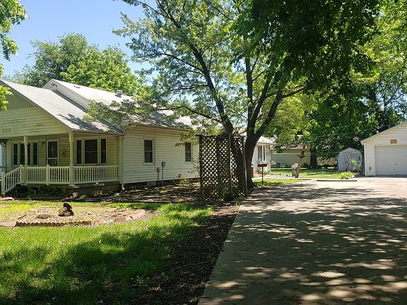 3rd image of 305 S Statham St