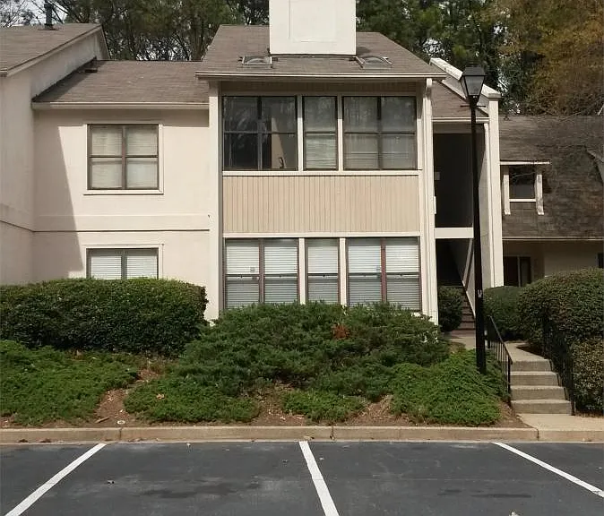 Apartment on the Second Floor and plenty of parking spots