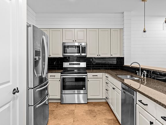 2nd image of 475 River Forest Ln #4130