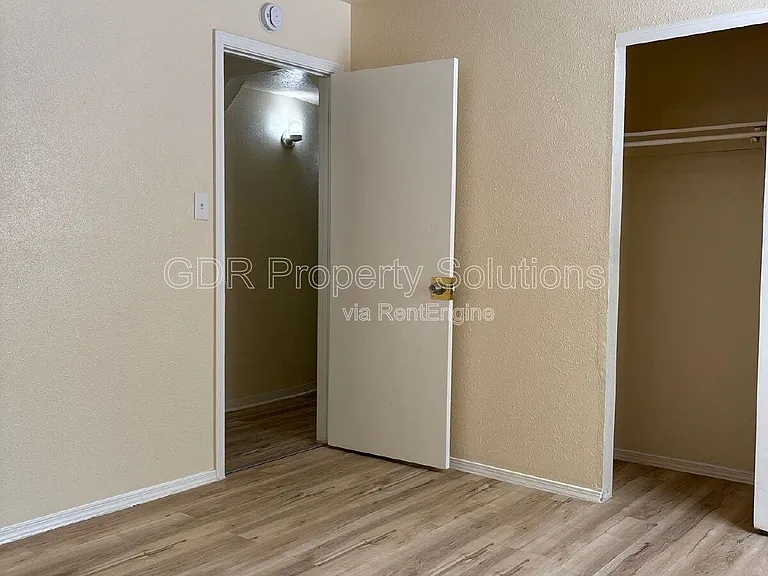 1116 Coal Ave SW #10 — Photo 15