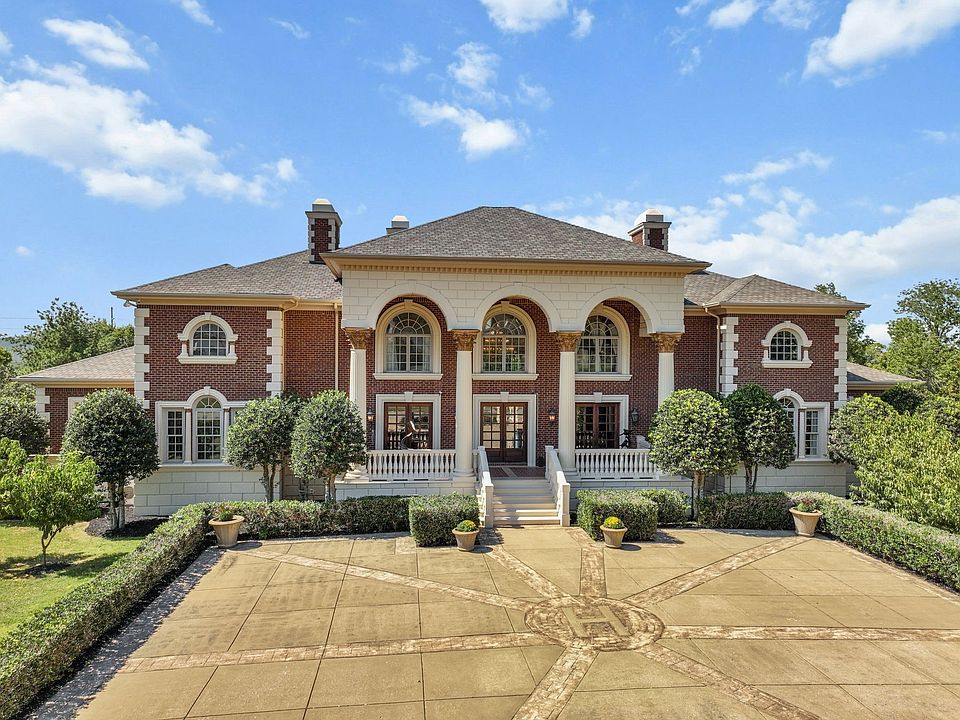 1st image of 109 Woodward Hills Pl