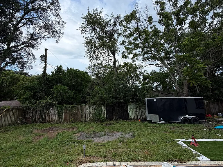 1405 Paula Dr — Photo 23