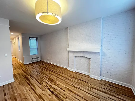 Rented by Salon Realty Corp | media 17