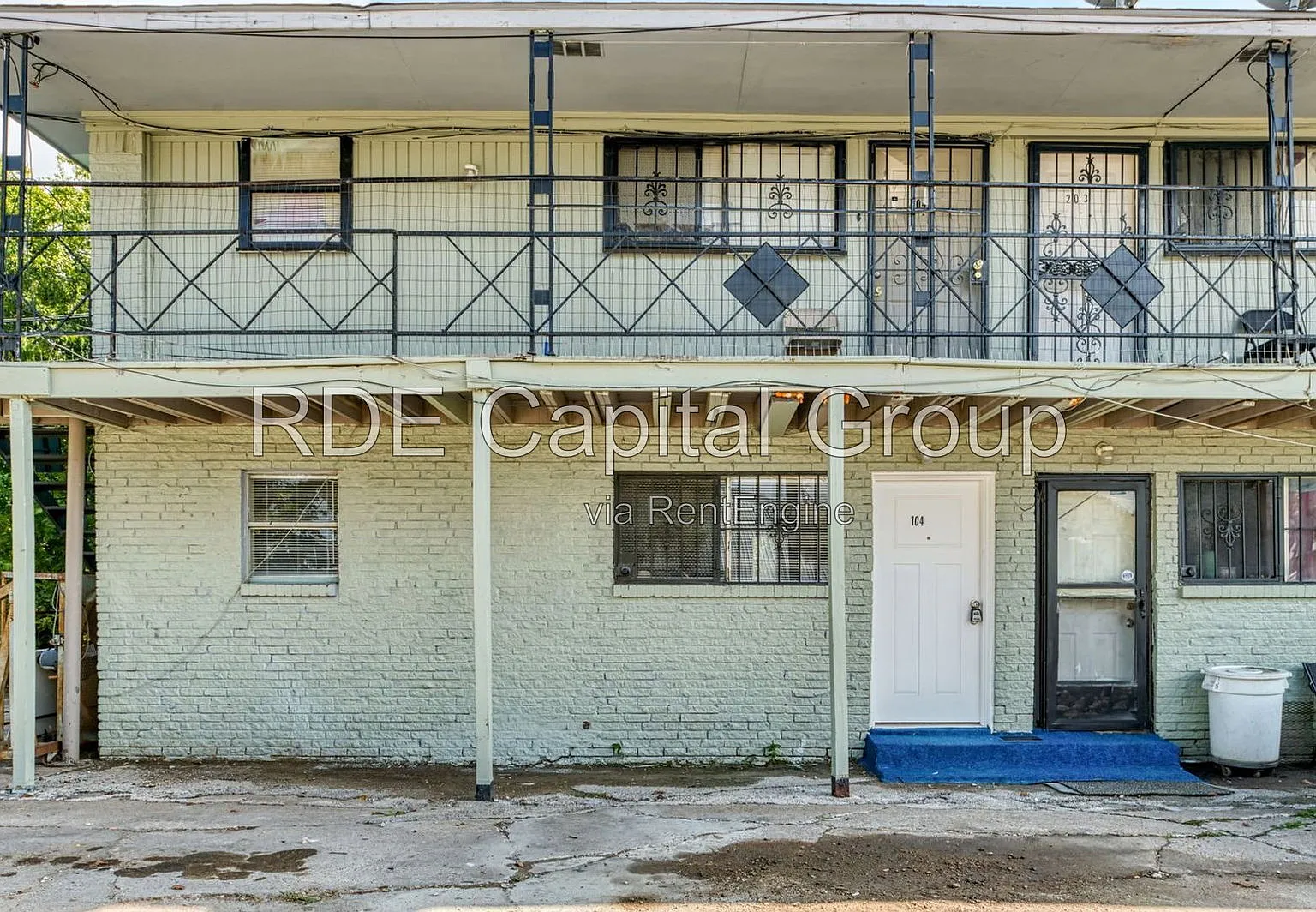 2 bed, 1.0 bath, 700 sqft, $800 — Photo 2